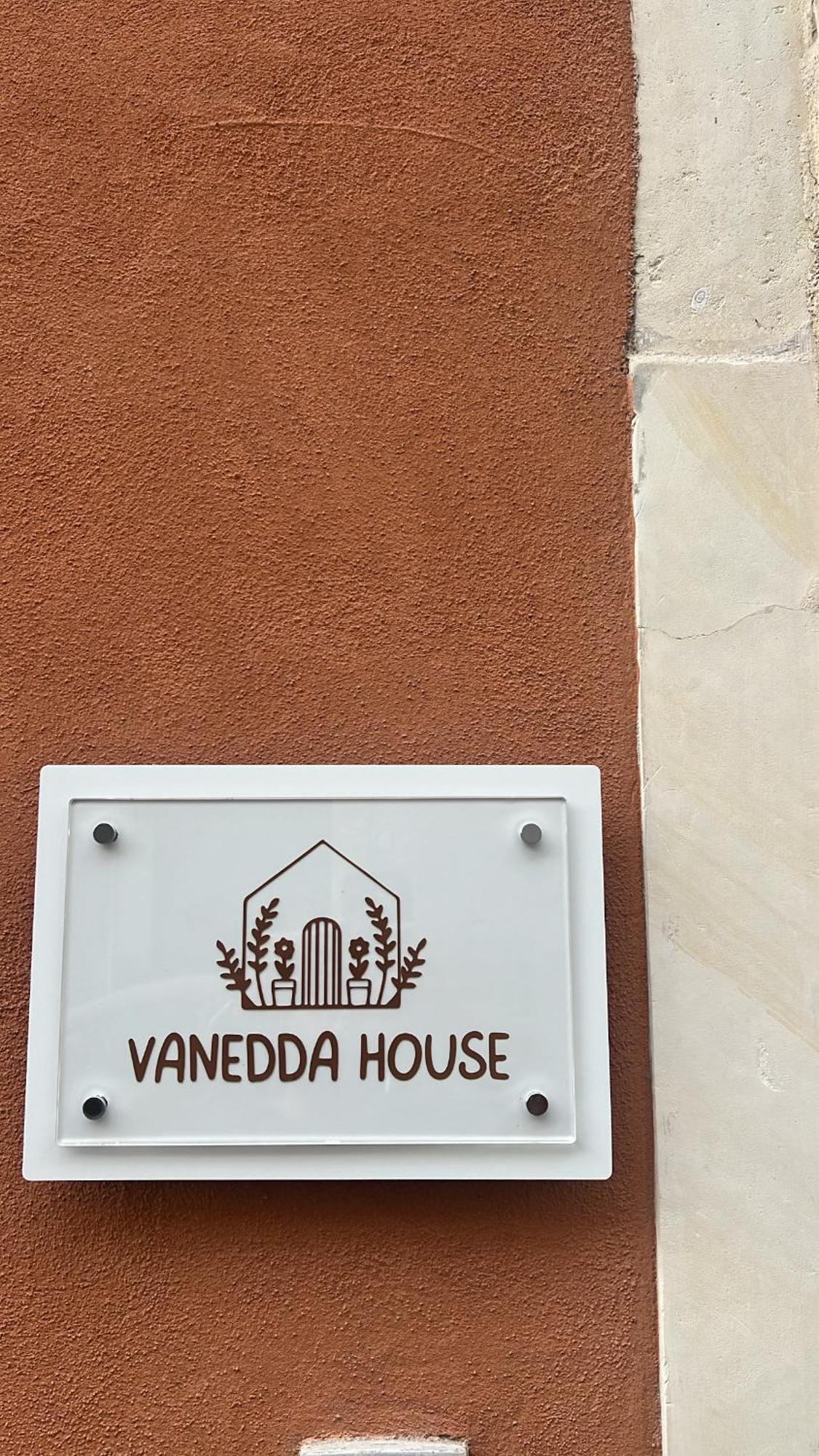 Vanedda House Apartment Катания Екстериор снимка